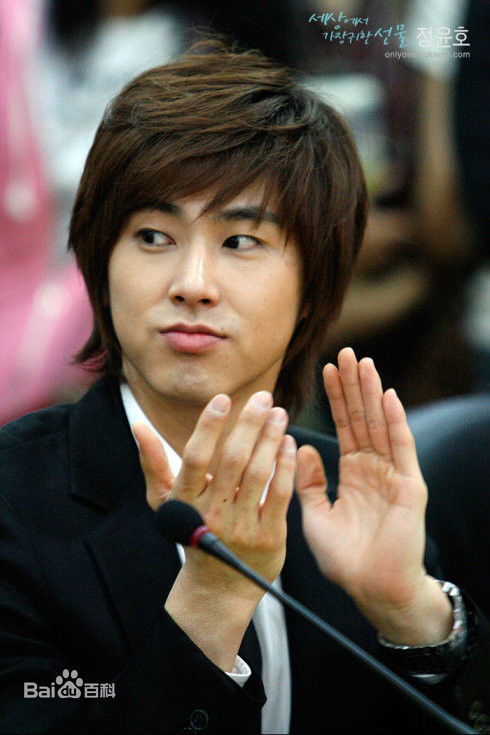 郑允浩(ユンホ（ユノ）、Jung Yunho、Jeong Yoonho)明智大学周年宣传大使前后照片