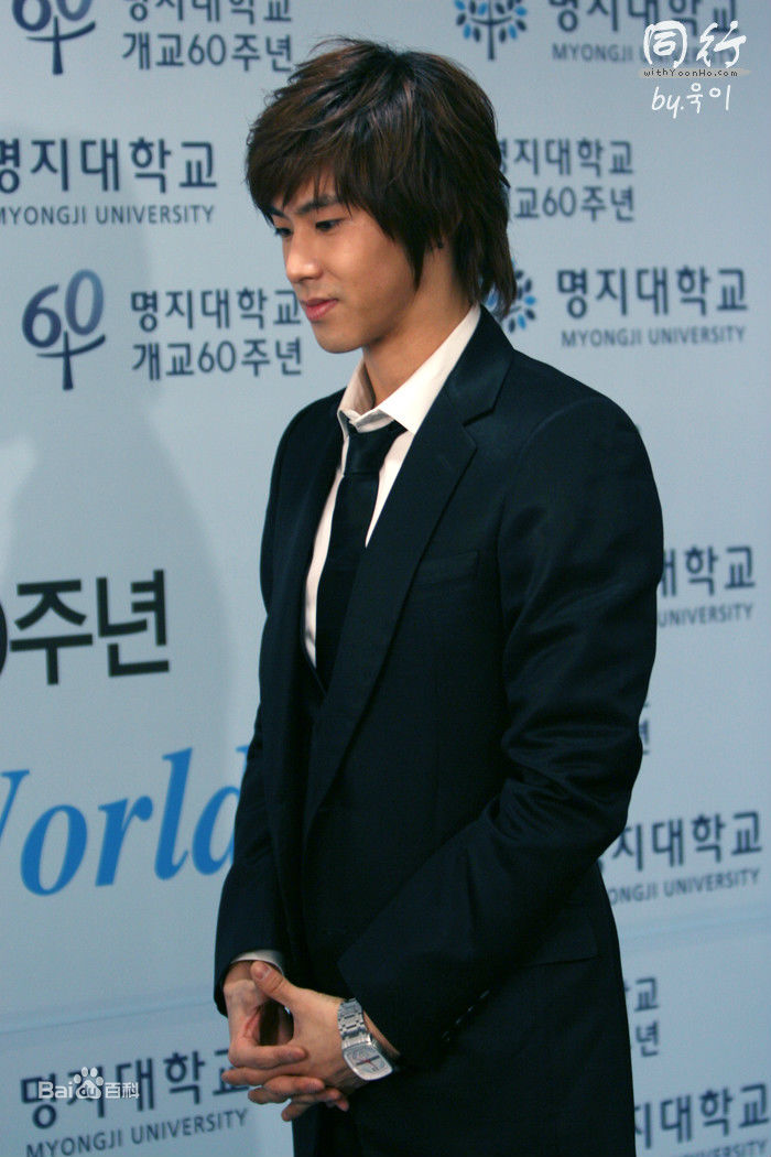 郑允浩(ユンホ（ユノ）、Jung Yunho、Jeong Yoonho)明智大学周年宣传大使前后照片