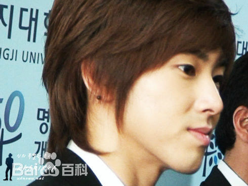 郑允浩(ユンホ（ユノ）、Jung Yunho、Jeong Yoonho)明智大学周年宣传大使前后照片