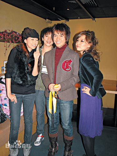 梁雨恩舞台照素颜照相册