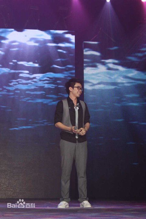 林健辉(Eric)林建辉在中国玉树重建校园慈善大汇演壁纸壁纸