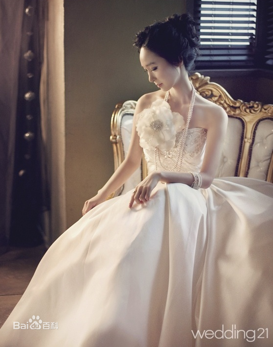 韩秀妍()wedding 21素颜照相册
