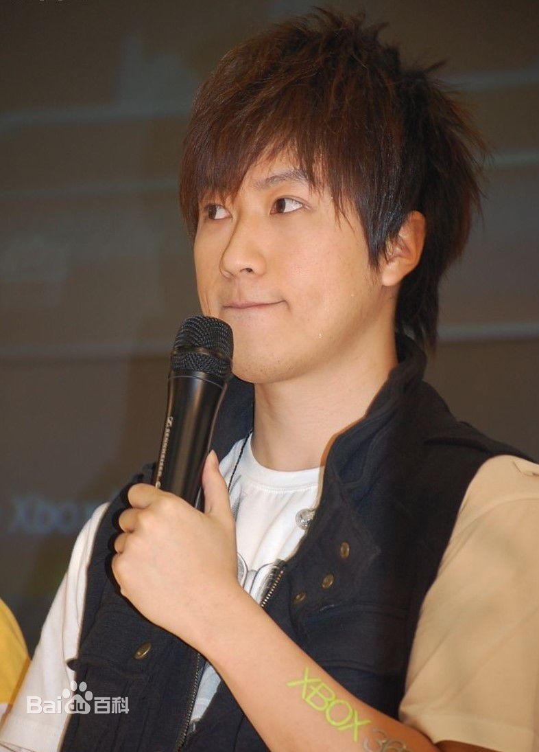 陈信宏(Ashin)阿信特点之--抿嘴前后照片