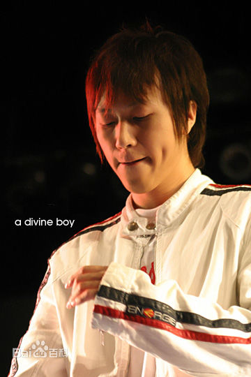 陈信宏(Ashin)阿信特点之--抿嘴前后照片