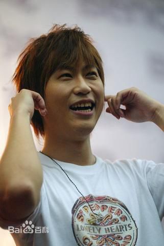 陈信宏(Ashin)牙缝王子--阿信前后照片