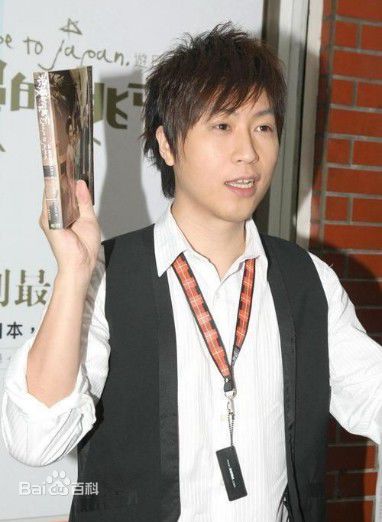 陈信宏(Ashin)牙缝王子--阿信前后照片