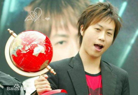 陈信宏(Ashin)03--11年 阿信素颜照壁纸