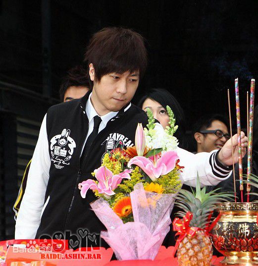 陈信宏(Ashin)03--11年 阿信素颜照壁纸