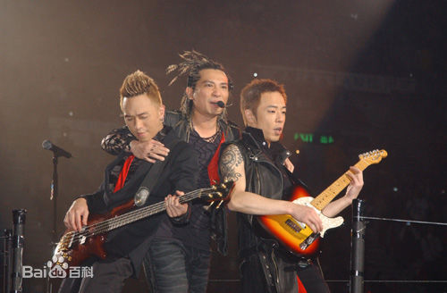 超越(Beyond)各时期成员合影前后照片