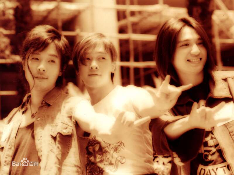 超越(Beyond)各时期成员合影前后照片