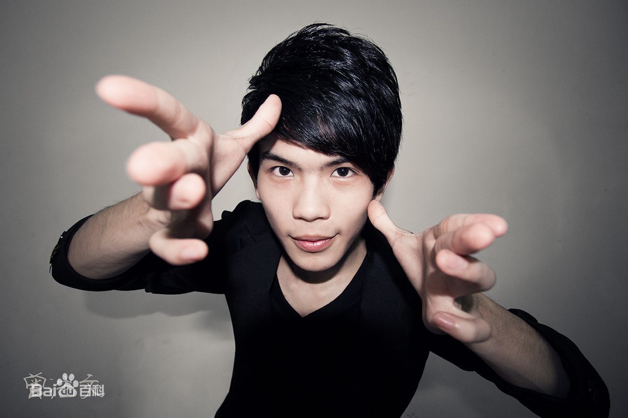 曾浩文(Holman Zeng)生活照