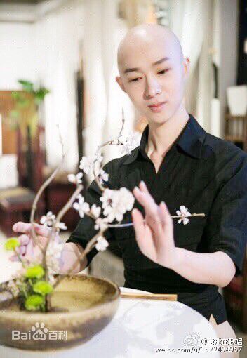 董飞生活照前后照片