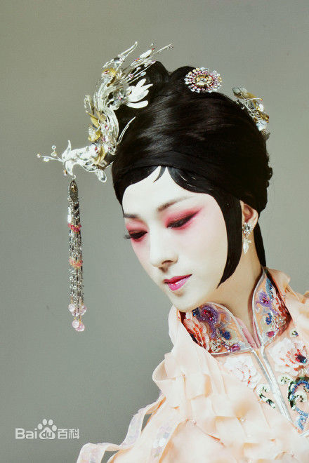 董飞男旦壁纸壁纸