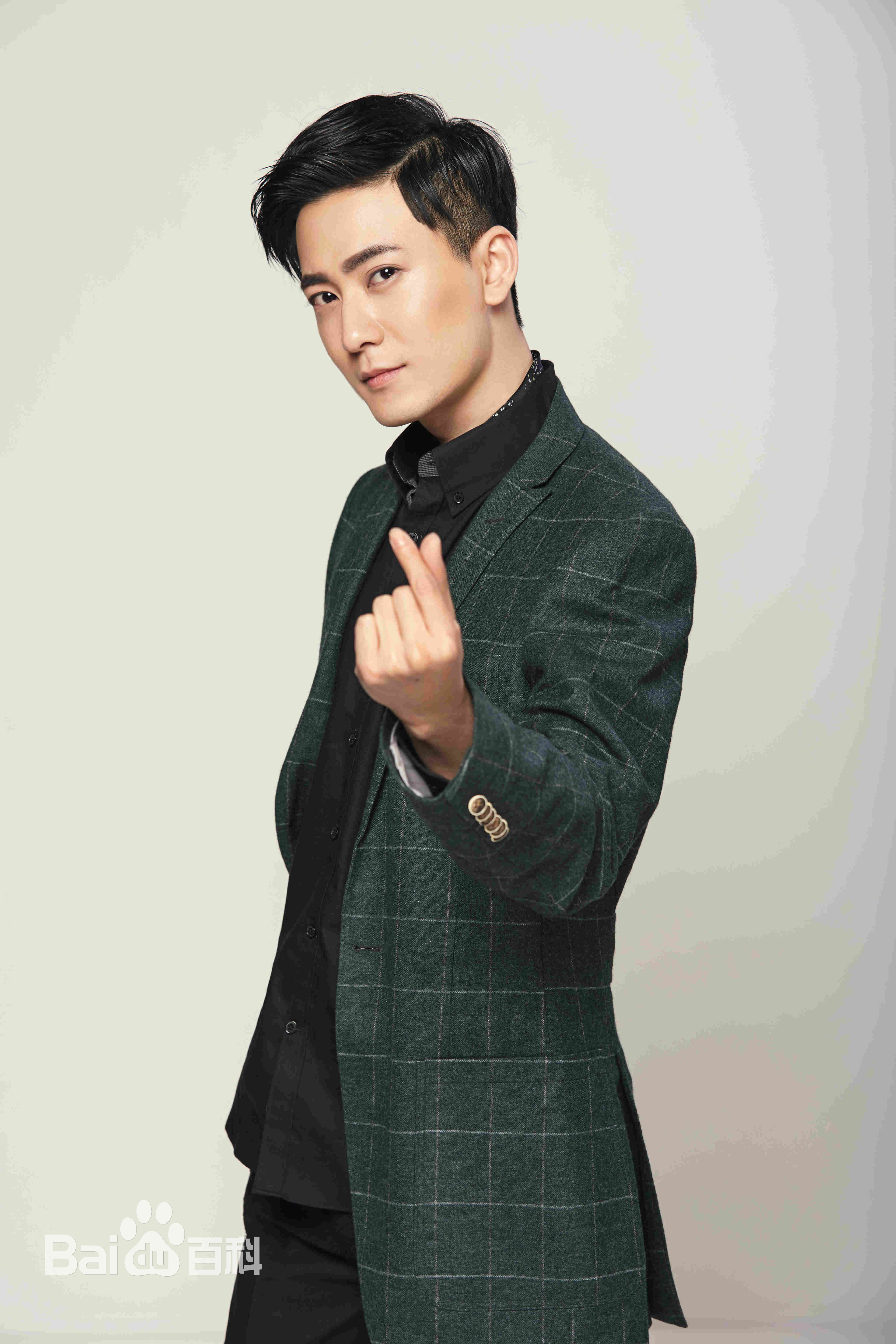 高骏照片壁纸壁纸