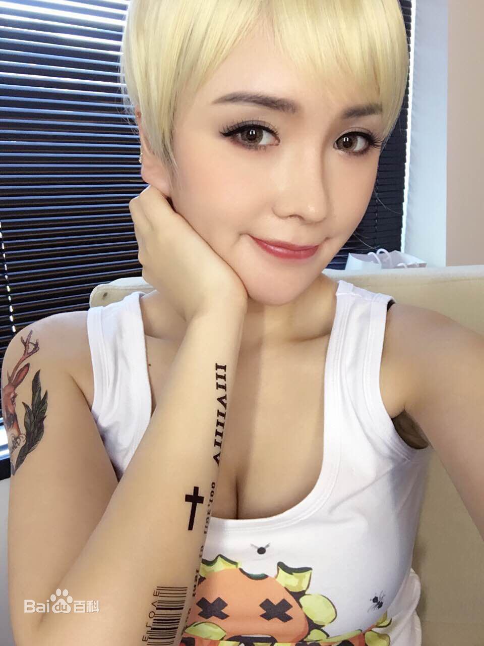 刘宇珽(Teresa)生活照壁纸壁纸