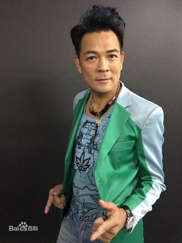 最新区伟麟性感图片