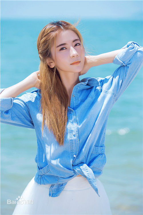 最新廖蔚蔚性感图片