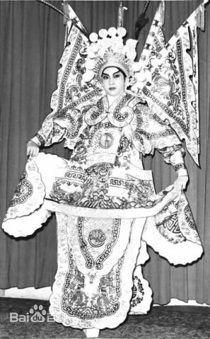 龙剑笙(Sabrina)月历中的素颜照壁纸