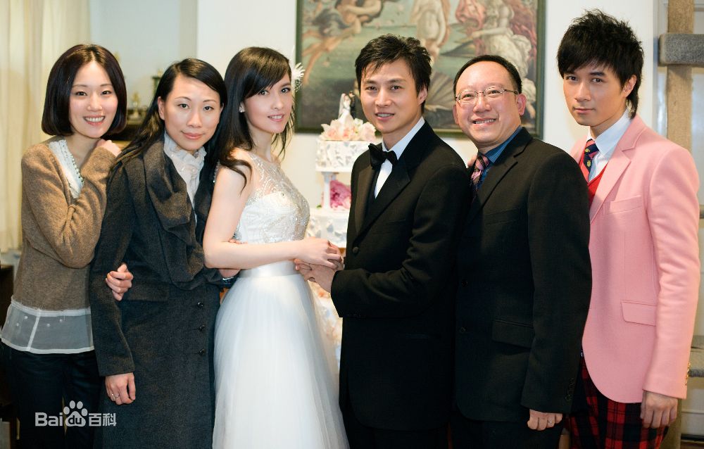 倪震(Joe Nieh)婚纱及生活照性感图片图集