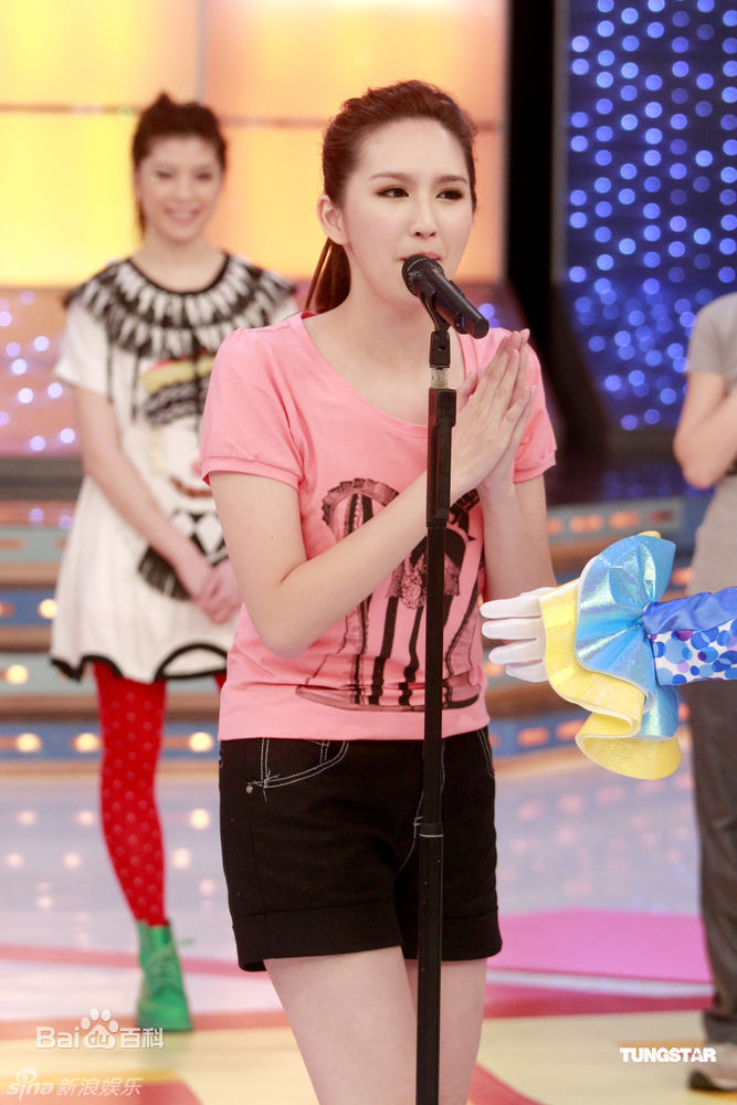 最优质何傲儿(Lily Ho)精彩图册