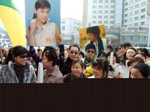 最新张靖冉性感图片