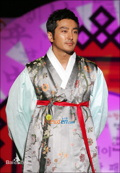 柳泰俊古装照素颜照壁纸