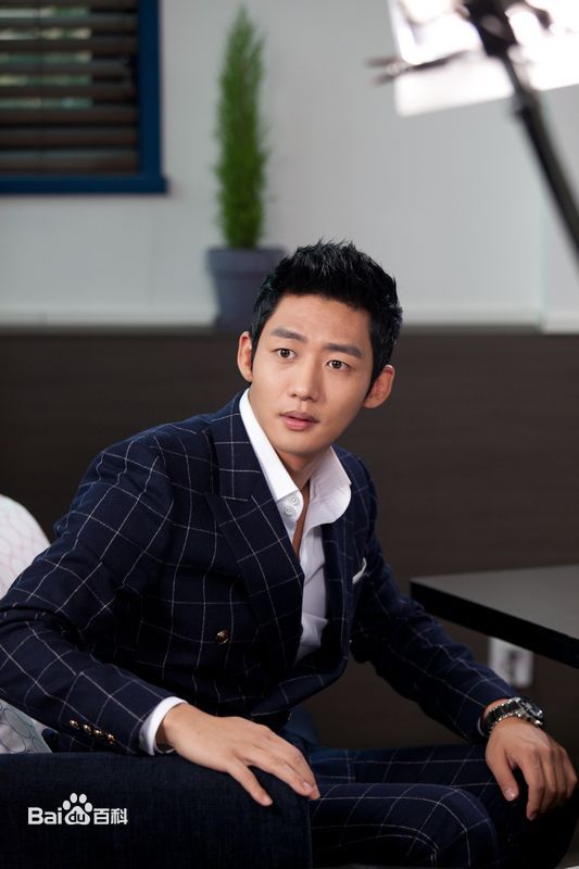 精选李泰成(Lee TaeSung/)在电视剧《爱情万万岁》中的图册