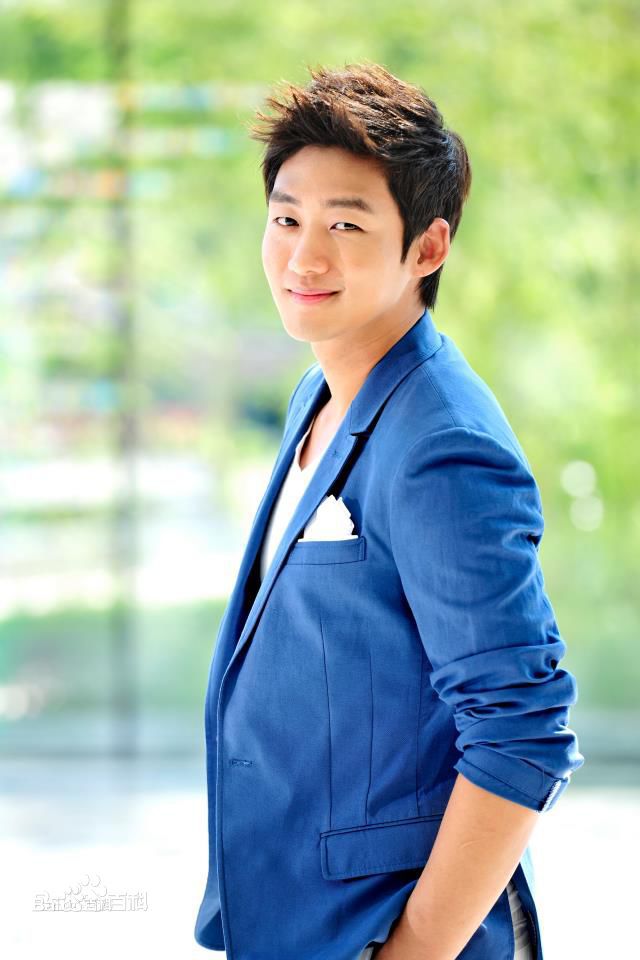 精选李泰成(Lee TaeSung/)在电视剧《爱情万万岁》中的图册