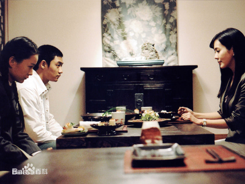 最新李泰成(Lee TaeSung/)在首部主演电影《智齿》中的图集