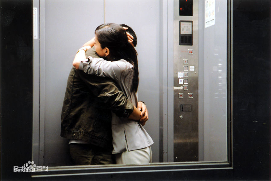 最新李泰成(Lee TaeSung/)在首部主演电影《智齿》中的图集