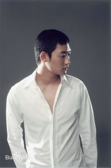 最新李泰成(Lee TaeSung/)在首部主演电影《智齿》中的图集