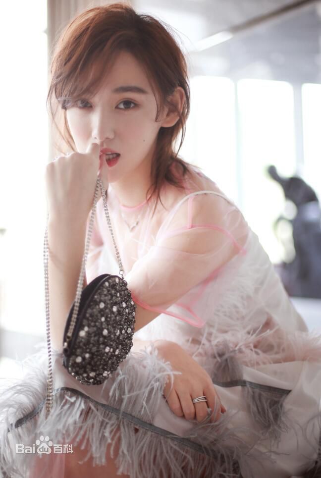 李沐宸(Daisy)出席活动壁纸壁纸