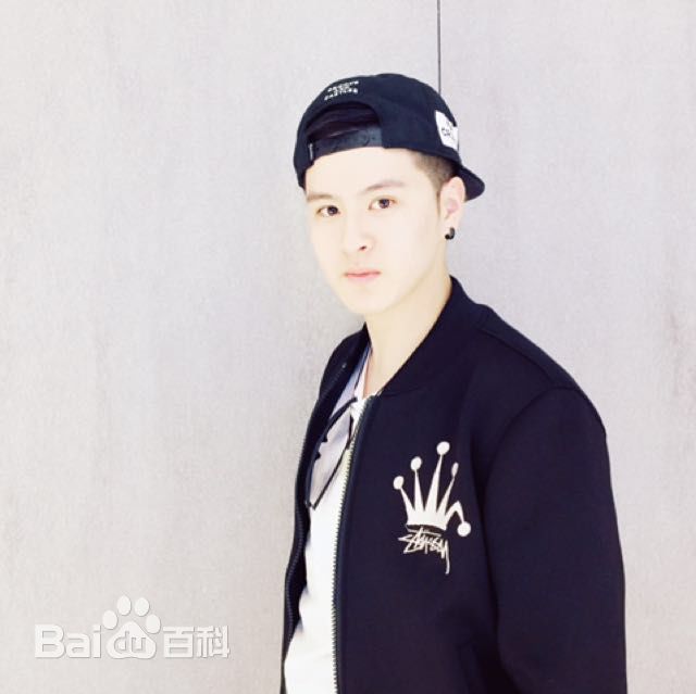 牛子藩生活照前后照片