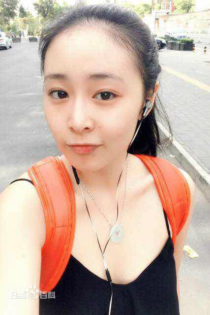 高叶(Chloe)生活工作照壁纸壁纸