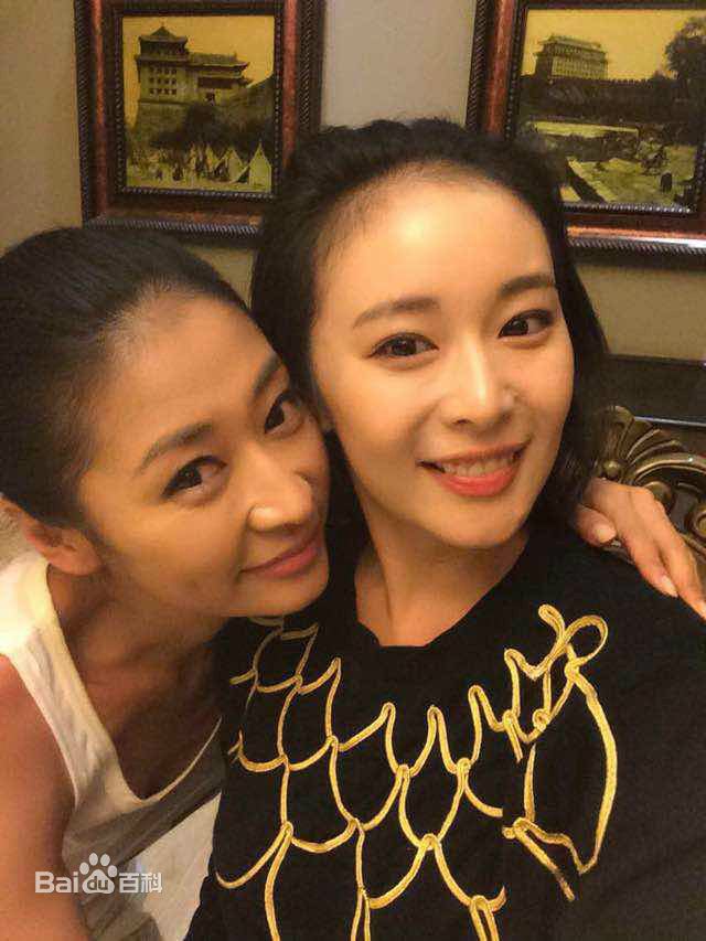 高叶(Chloe)生活工作照壁纸壁纸