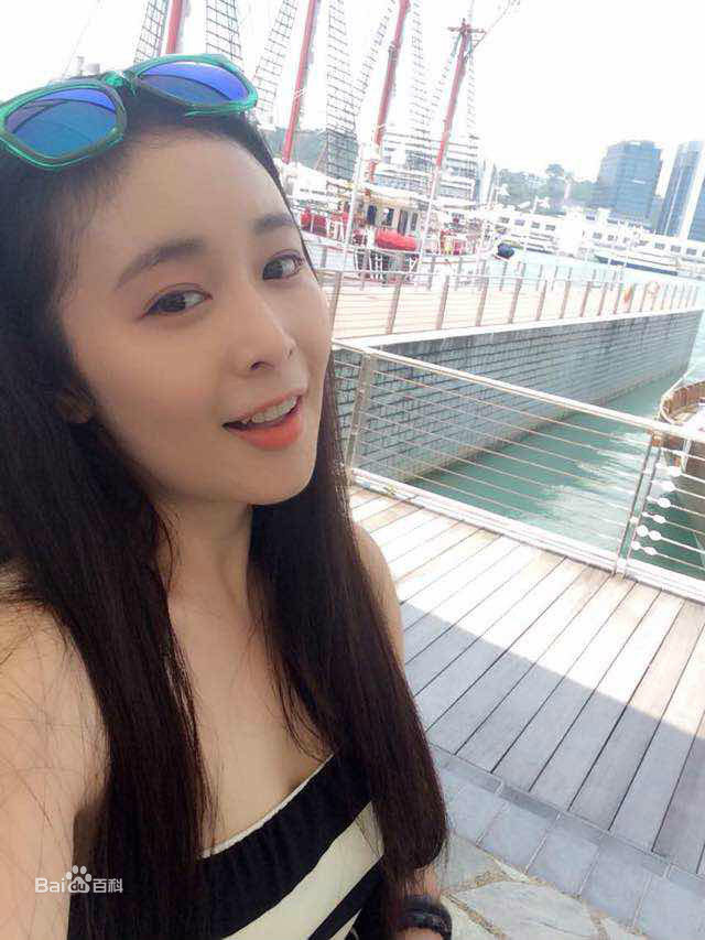 高叶(Chloe)生活工作照壁纸壁纸