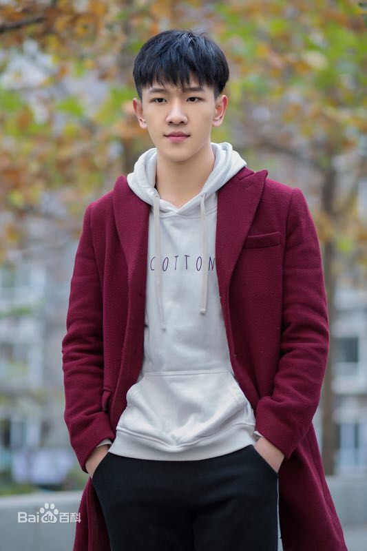 最全张琛素颜照