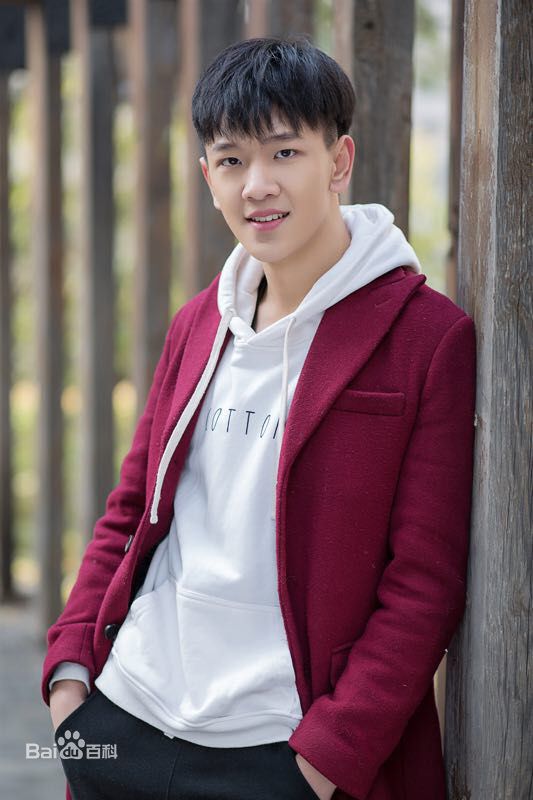 最全张琛素颜照