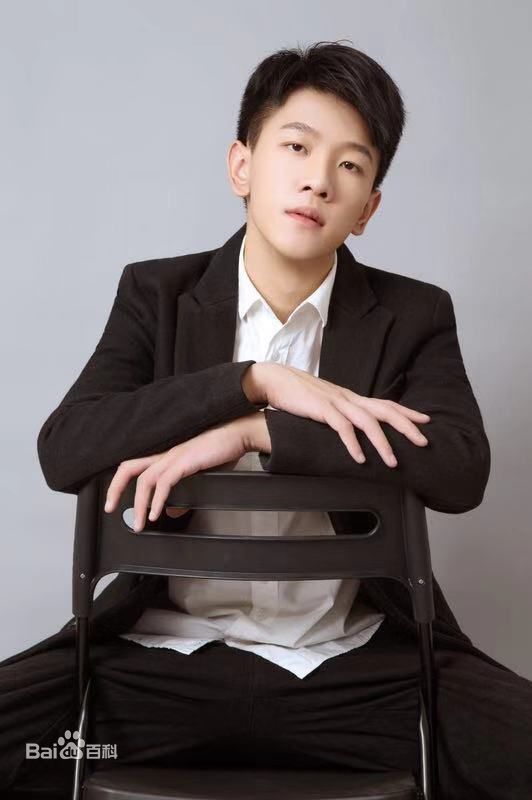 最全张琛素颜照