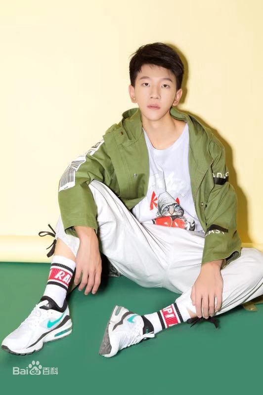 最全张琛素颜照