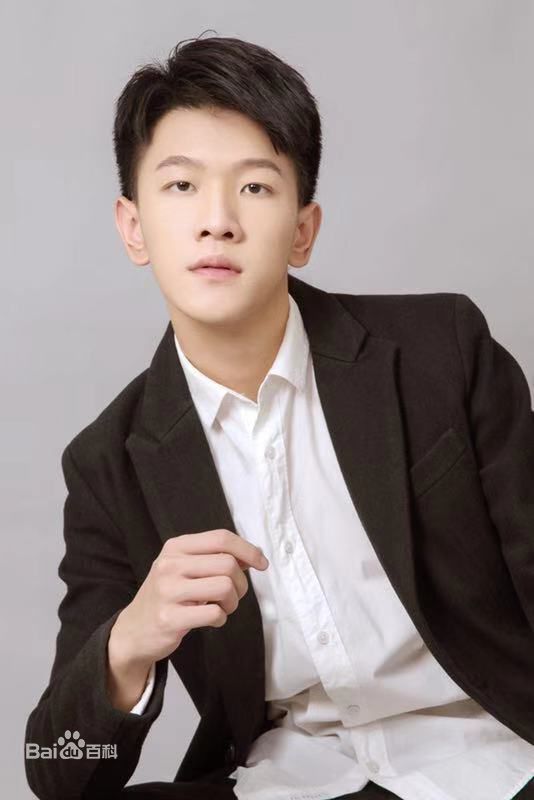 最全张琛素颜照