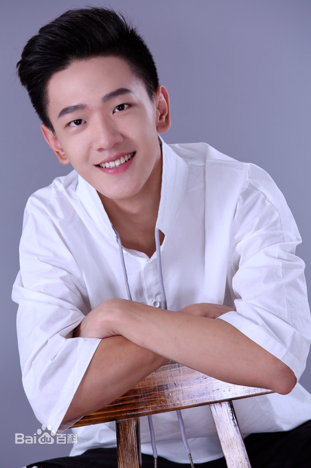 最新张琛性感图片