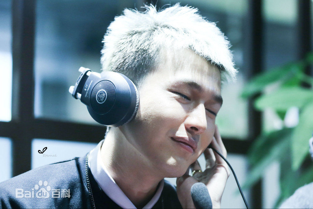 孔垂楠(Korn)活动图性感图片图集