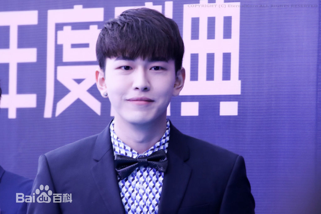 孔垂楠(Korn)活动图性感图片图集