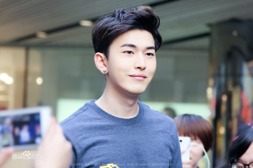 孔垂楠(Korn)活动图性感图片图集