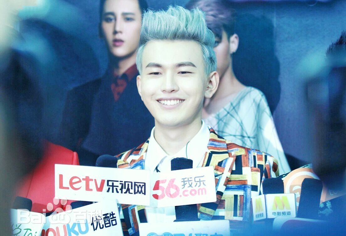 孔垂楠(Korn)媒体采访生活照