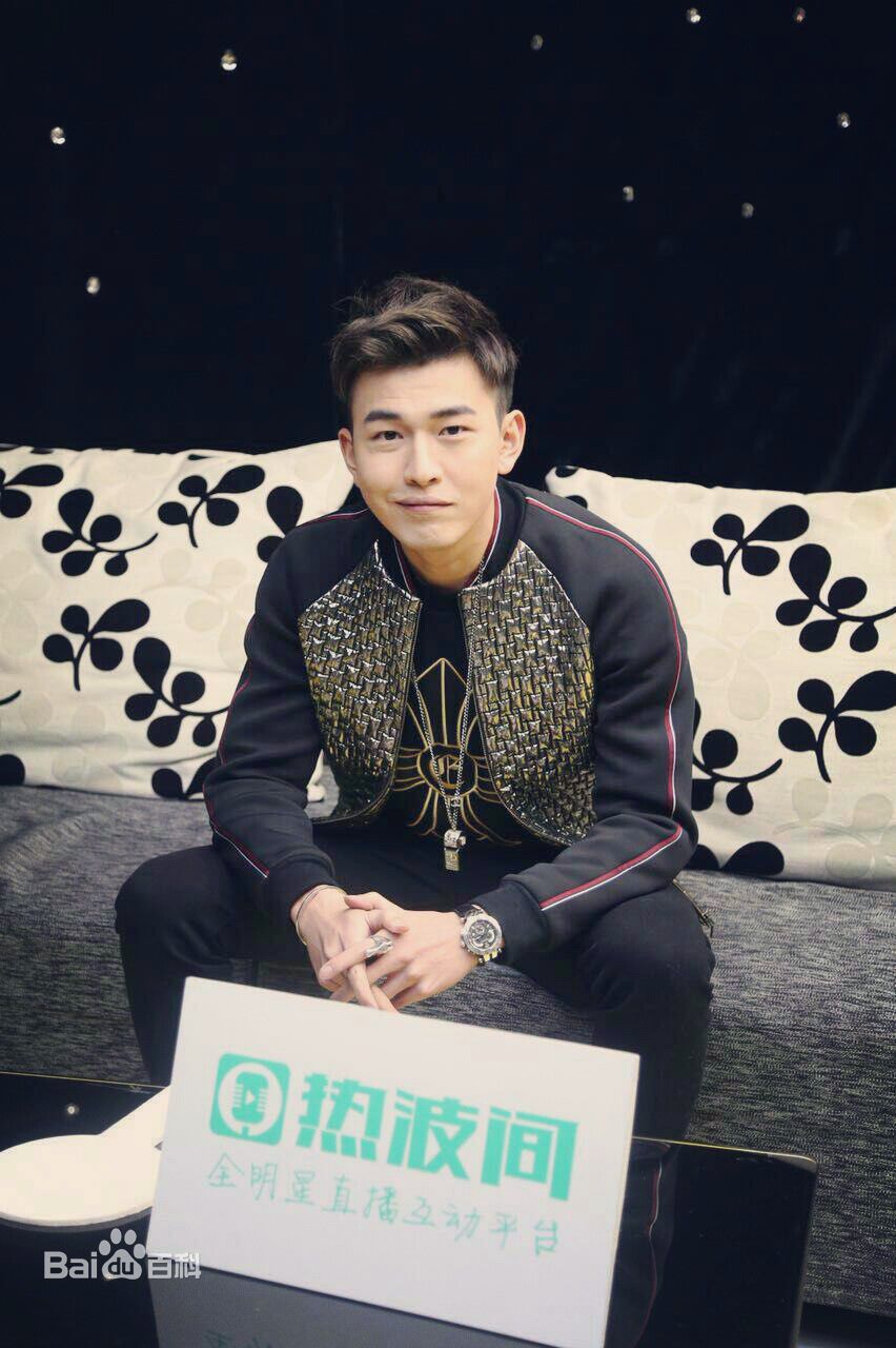 孔垂楠(Korn)媒体采访生活照