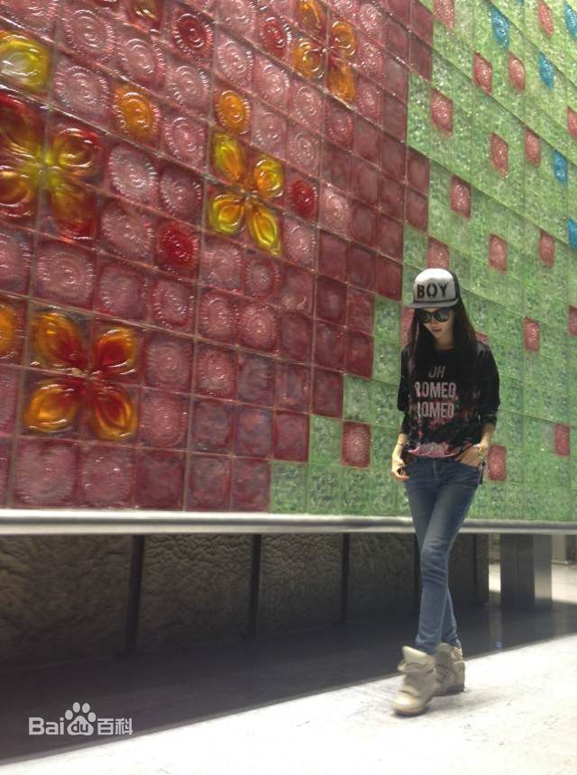 孙雅(miya)生活照性感图片壁纸