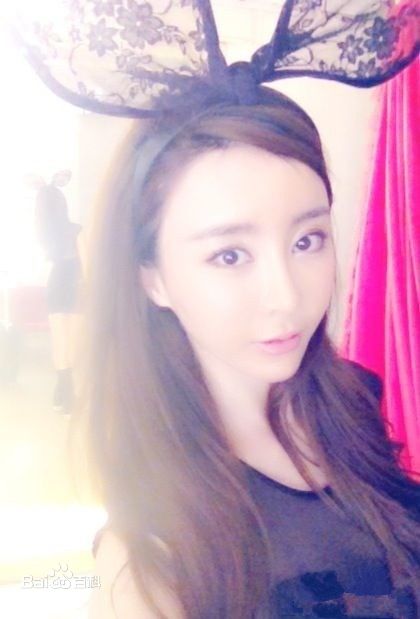 孙雅(miya)生活照性感图片壁纸