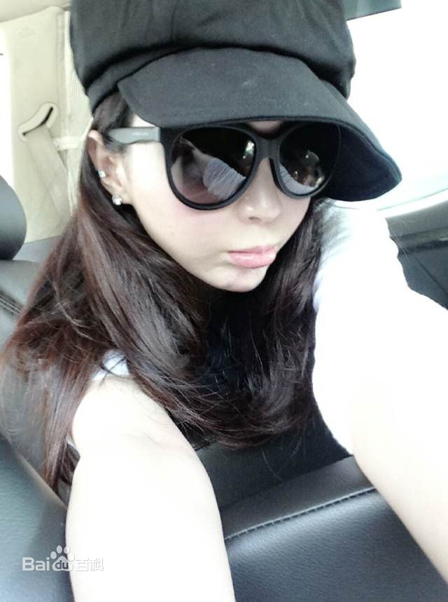 孙雅(miya)生活照性感图片壁纸